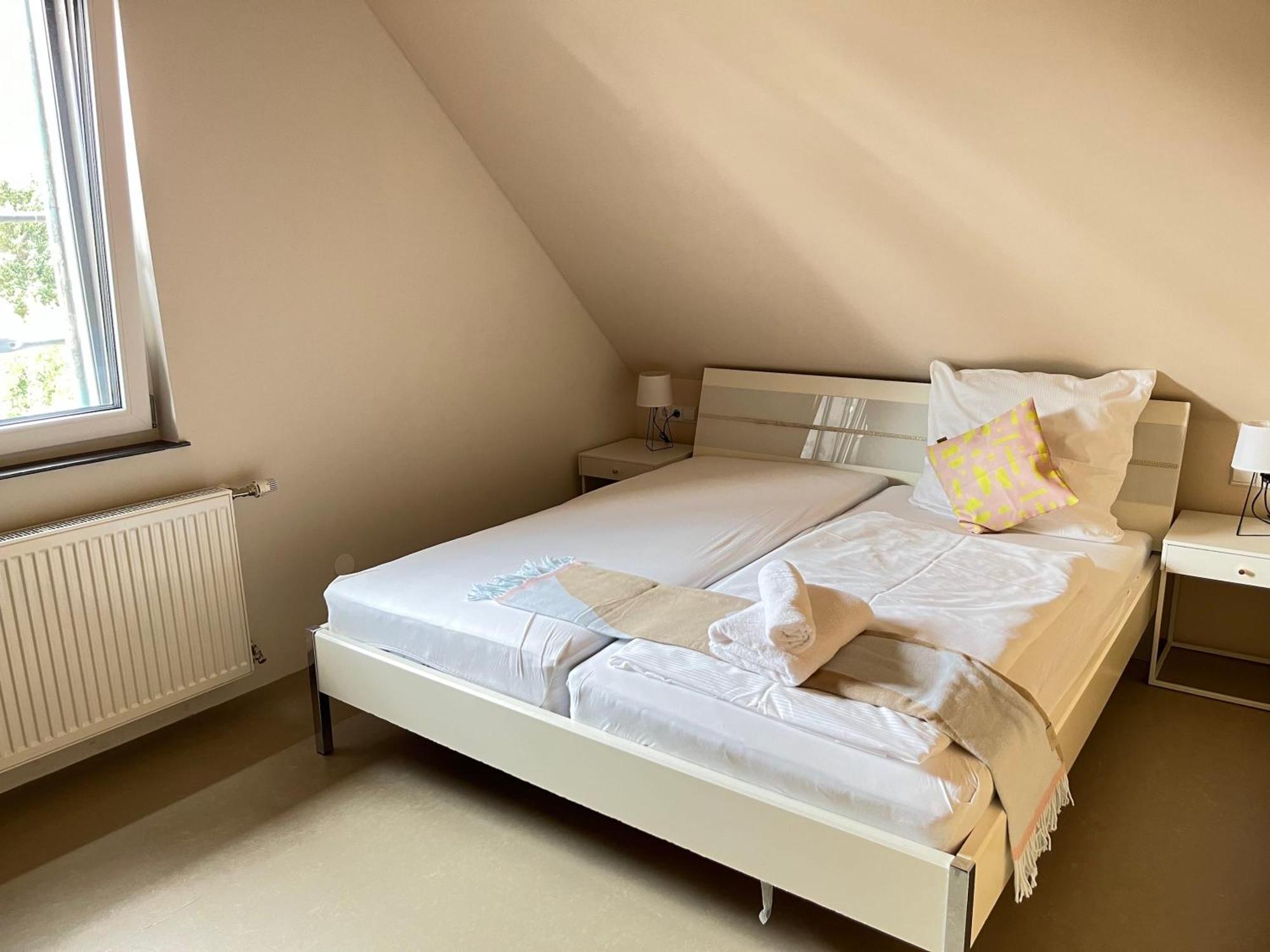 Appartement Quiet & Cozy Near Airport Ber, Free Wifi & Parking #rechts *