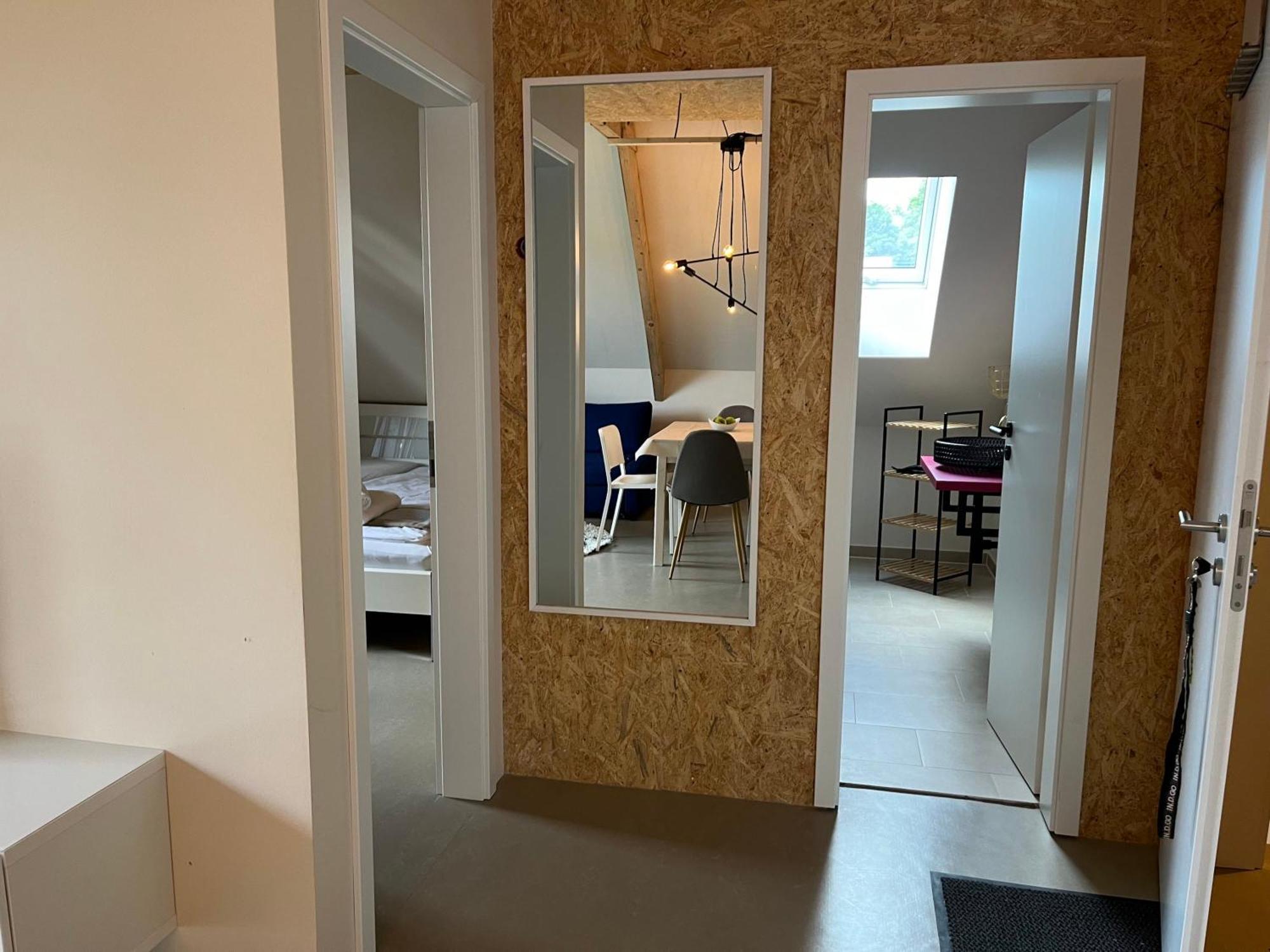 Quiet & Cozy Near Airport Ber, Free Wifi & Parking #rechts Appartement *
