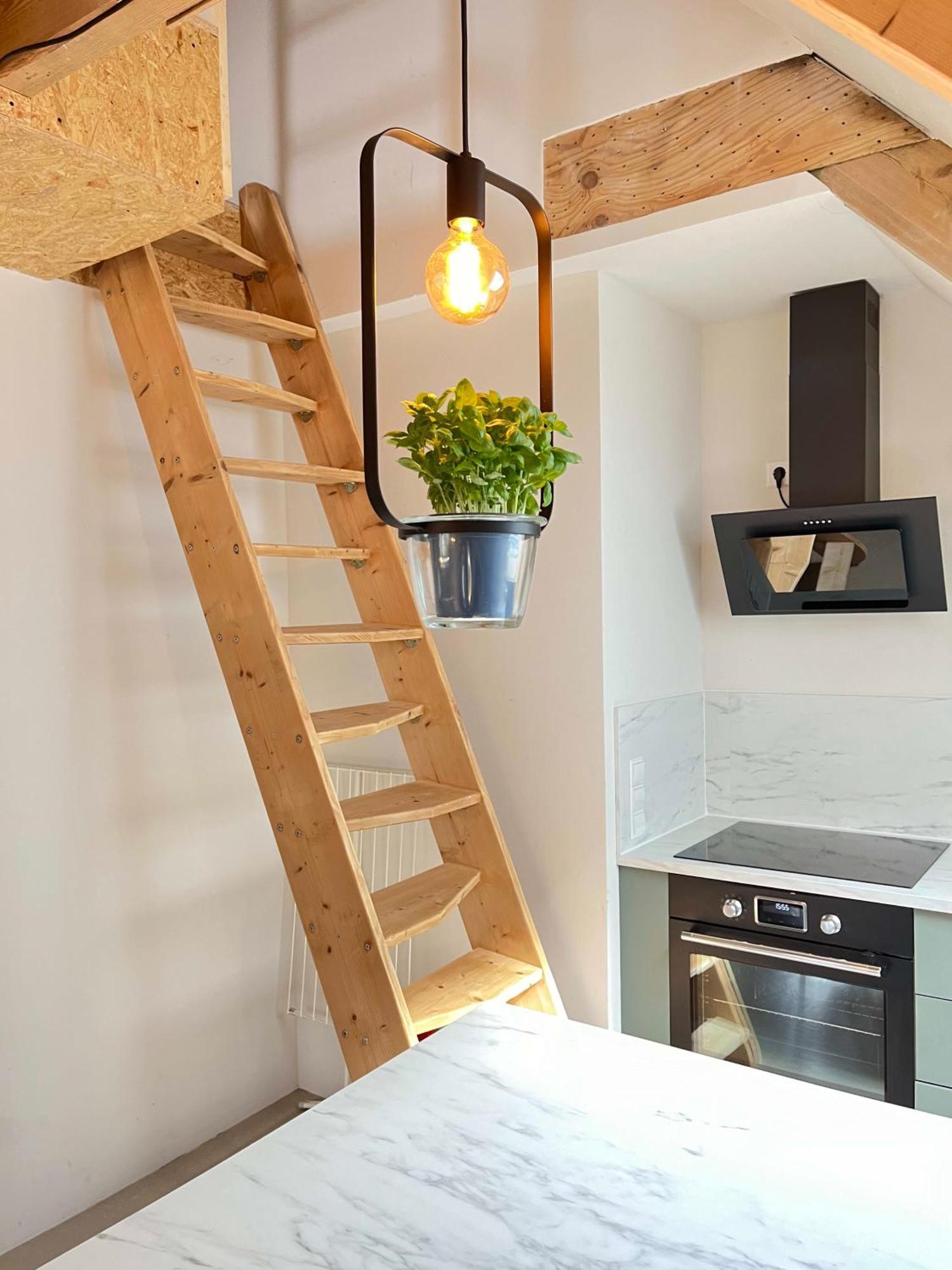 Appartement Quiet & Cozy Near Airport Ber, Free Wifi & Parking #rechts *