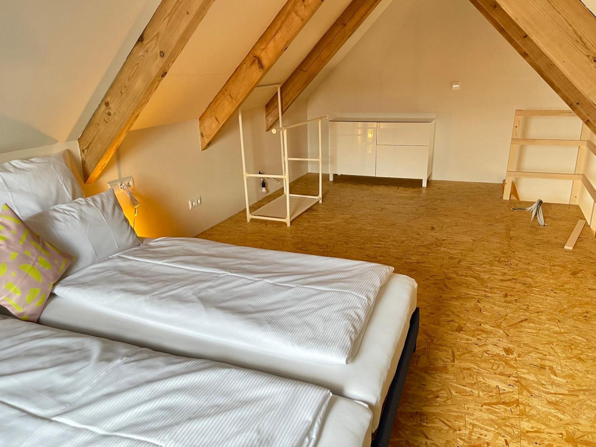 Quiet & Cozy Near Airport Ber, Free Wifi & Parking #rechts *